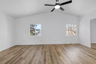 5325 Somerset Ln, Greenfield, WI 53221 - Photo 22