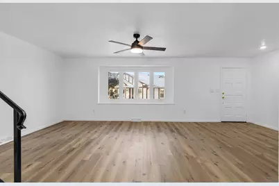 5325  Somerset Ln, Greenfield, WI 53221 - Photo 6