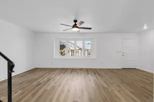 5325 Somerset Ln, Greenfield, WI 53221 - Photo 6