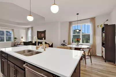 W204N17637  Laurel Pl, Jackson, WI 53037 - Photo 8