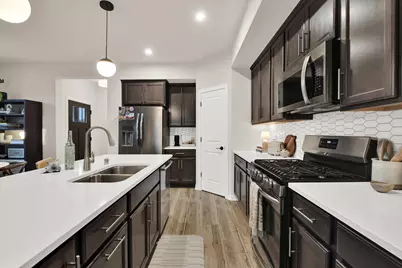 W204N17637  Laurel Pl, Jackson, WI 53037 - Photo 10