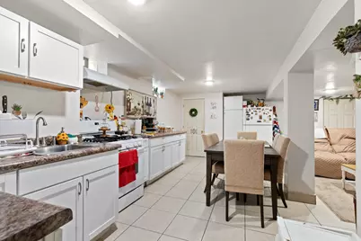 3224 S 13th St, Milwaukee, WI 53215 - Photo 8