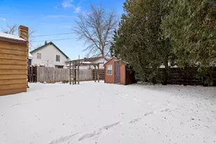 851 N 10th St, Manitowoc, WI 54220 - Photo 38