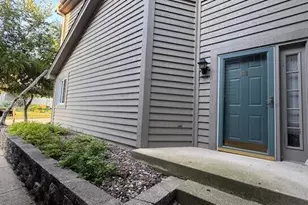 18575 Brookfield Lake Dr, Brookfield, WI 53045 - Photo 6