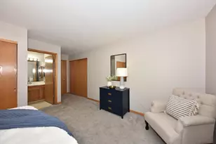 18575 Brookfield Lake Dr, Brookfield, WI 53045 - Photo 20