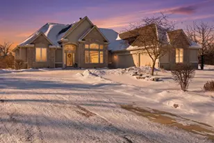 W132N6509 W View Ct, Menomonee Falls, WI 53051 - Photo 1