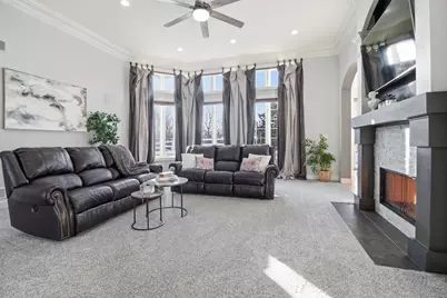 W132N6509  West View Ct, Menomonee Falls, WI 53051 - Photo 2