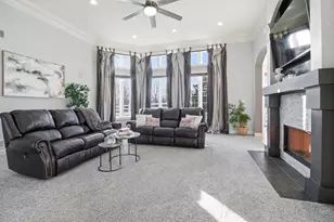 W132N6509 W View Ct, Menomonee Falls, WI 53051 - Photo 2