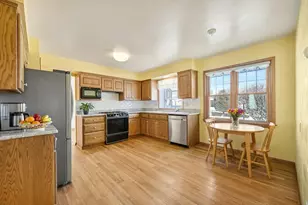 6046 S 22nd St, Milwaukee, WI 53221 - Photo 10