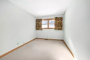 6046 S 22nd St, Milwaukee, WI 53221 - Photo 28