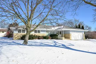 6046 S 22nd St, Milwaukee, WI 53221 - Photo 4