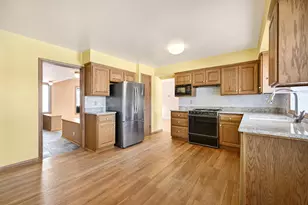 6046 S 22nd St, Milwaukee, WI 53221 - Photo 12