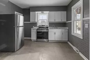 2558 N 24th St, Milwaukee, WI 53206 - Photo 10