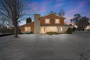 808 Lake Geneva Blvd, Lake Geneva, WI 53147 - Photo 1