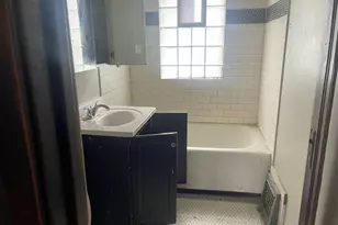 2576 N 51st St, Milwaukee, WI 53210 - Photo 8