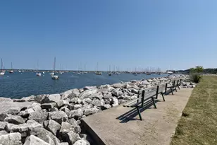 2525 S Shore Dr, Milwaukee, WI 53207 - Photo 38