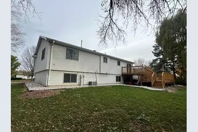 7765 S Mission Dr, Franklin, WI 53132 - Photo 6