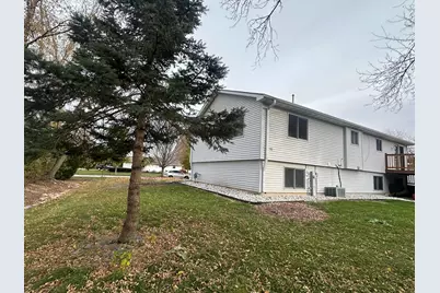 7765 S Mission Dr, Franklin, WI 53132 - Photo 4