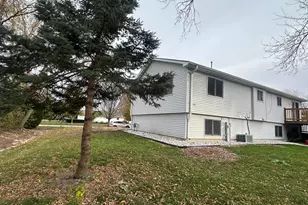 7765 S Mission Dr, Franklin, WI 53132 - Photo 4