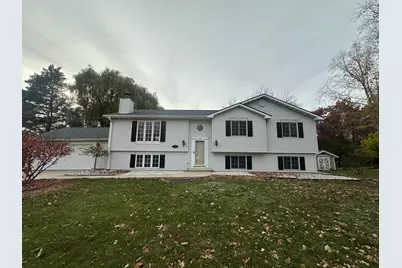 7765 S Mission Dr, Franklin, WI 53132 - Photo 2