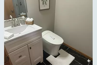 7765 S Mission Dr, Franklin, WI 53132 - Photo 20