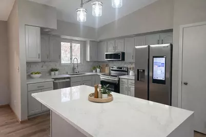 7765 S Mission Dr, Franklin, WI 53132 - Photo 12