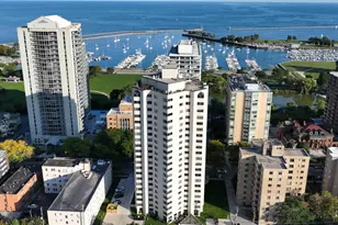 1633 N Prospect Ave, Milwaukee, WI 53202 - Photo 1