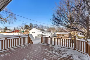 923 N 8th St, Manitowoc, WI 54220 - Photo 8