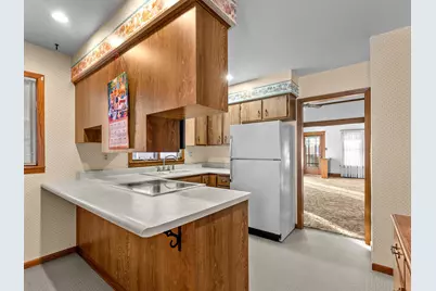 923 N 8th St, Manitowoc, WI 54220 - Photo 18