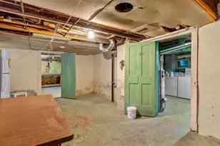 923 N 8th St, Manitowoc, WI 54220 - Photo 24