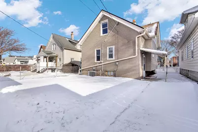 2065 S 71st St, West Allis, WI 53219 - Photo 20