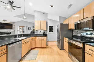 18500 Brookfield Lake Dr, Brookfield, WI 53045 - Photo 8