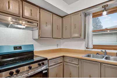 9043 N 86th St, Milwaukee, WI 53224 - Photo 10