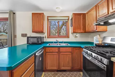 1350  Fireside Cir, Oshkosh, WI 54901 - Photo 8