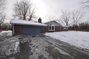 S107W36801 Annice Ln, Eagle, WI 53119 - Photo 2