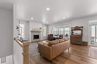 372 Vintage Dr, Sheboygan Falls, WI 53085 - Photo 12