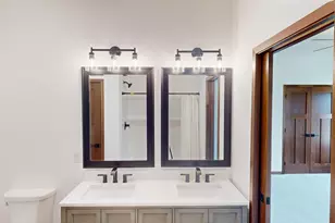 1222 Leo Dr, Holmen, WI 54636 - Photo 10