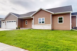 1222 Leo Dr, Holmen, WI 54636 - Photo 12