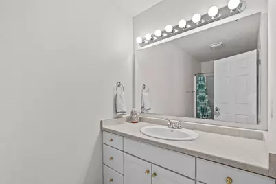 3205  Limerick Ln, Sheboygan, WI 53083 - Photo 36