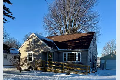 1720  Viebahn St, Manitowoc, WI 54220 - Photo 2