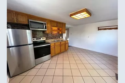 212 E Washington St #Upper, Delavan, WI 53115 - Photo 6