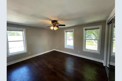 212 E Washington St #Upper, Delavan, WI 53115 - Photo 4