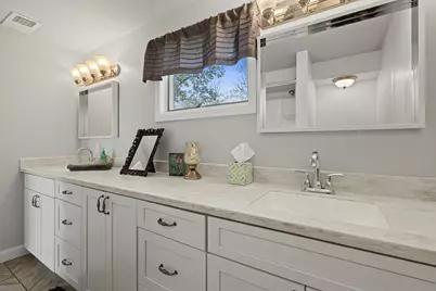 930  Henry St, Lake Geneva, WI 53147 - Photo 10