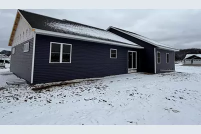 1318  Academy Dr, Holmen, WI 54636 - Photo 2