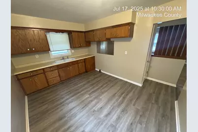 5666 N 97th St #5668, Milwaukee, WI 53225 - Photo 12