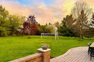 W283N6297 Hibritten Way, Hartland, WI 53029 - Photo 2