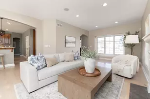 W283N6297 Hibritten Way, Hartland, WI 53029 - Photo 6