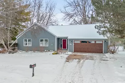 534  Woodridge Dr, Grafton, WI 53024 - Photo 1