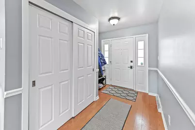 534  Woodridge Dr, Grafton, WI 53024 - Photo 2