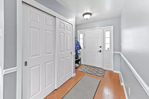 534 Woodridge Dr, Grafton, WI 53024 - Photo 2